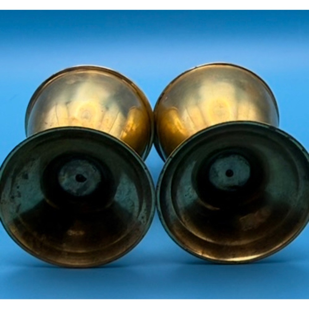 Vintage Solid Brass Salt and Pepper Shakers Set Urn Style Footed Pedestal Patina - Picture 3 of 4